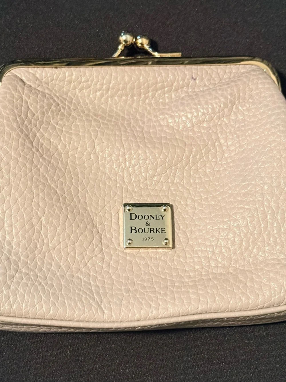 Dooney & Bourke Oyster Logo Lock Shoulder Bag Kisslock Wallet Set